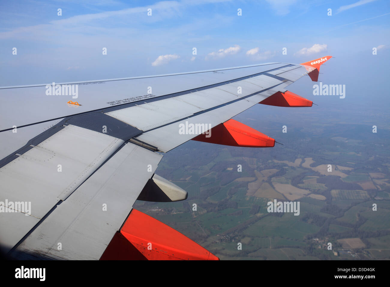 Vue depuis la fenêtre de l'avion d'Easyjet et logo wingtip Banque D'Images