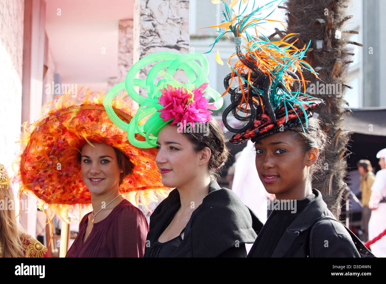 Paris, France, les femmes avec chapeau aux courses Banque D'Images
