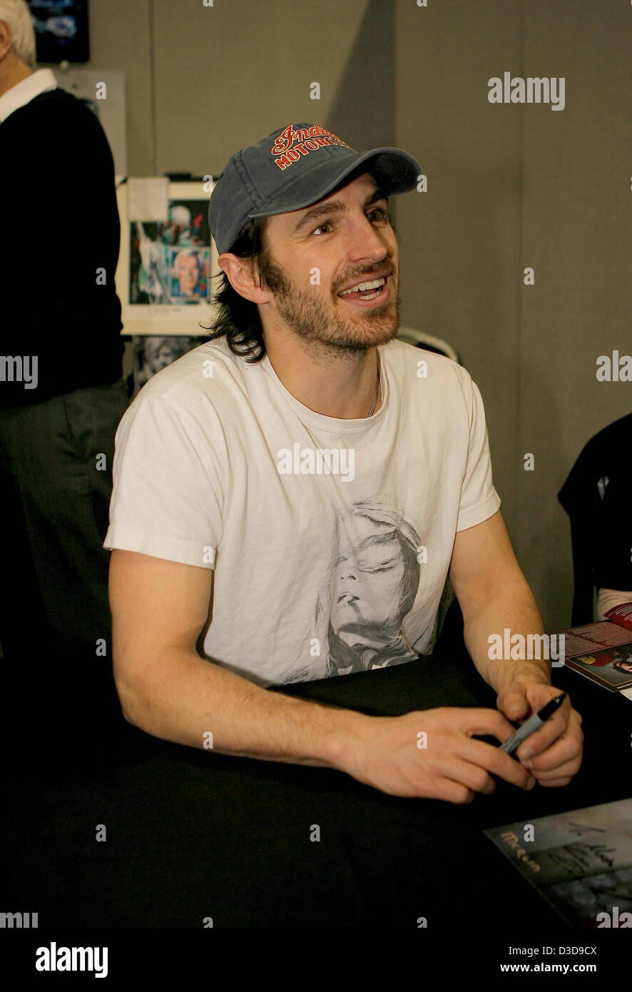 Telford, Royaume-Uni. 16 février 2013. eoin macken à partir de la bbc merlin série de fantasy. Signature du livre et de l'étape talk à mcm midland comic con show à Telford, Royaume-Uni. Banque D'Images