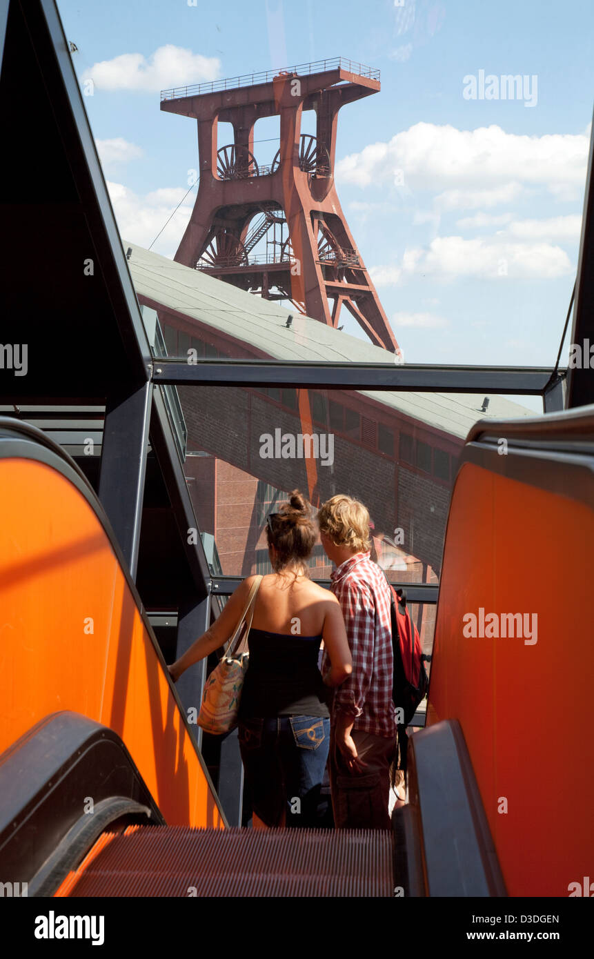 Essen, Allemagne, Zeche Zollverein, donnant sur le Foerderturm Banque D'Images