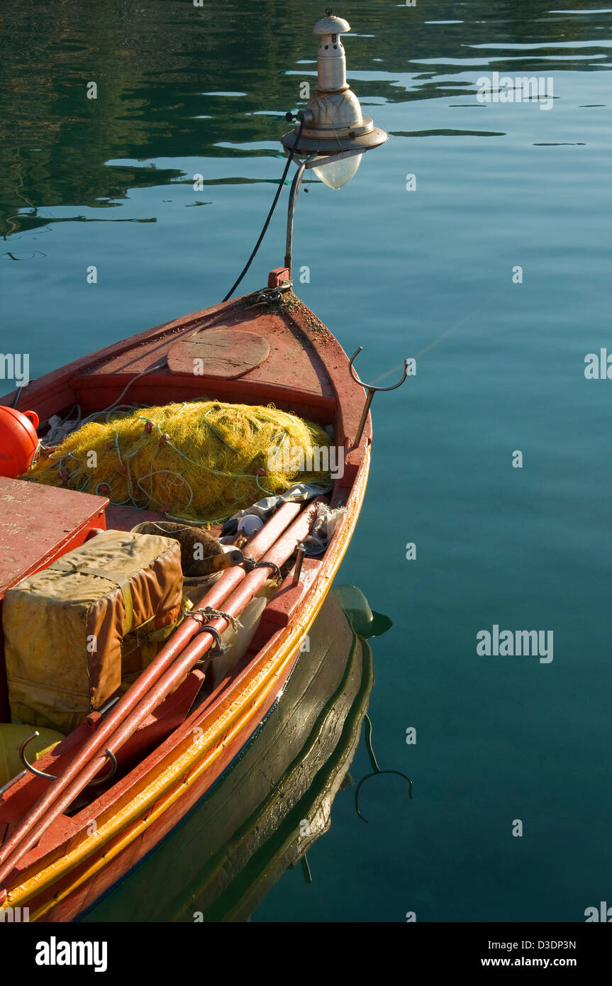 Petit bateau de pêche grec (détail) Banque D'Images