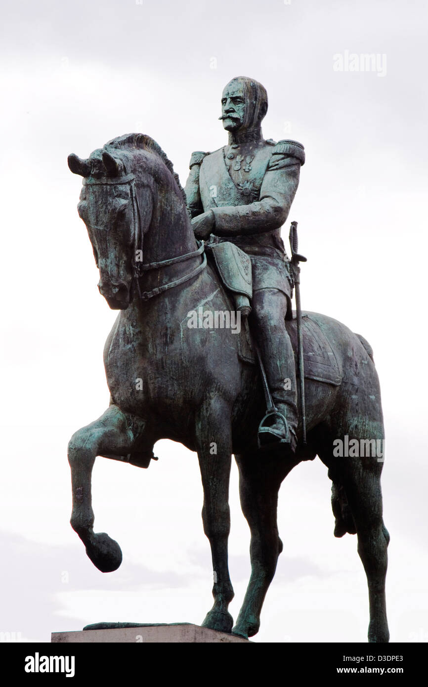 Avis d'une ancienne statue d'un général à cheval dans Paris, France. Banque D'Images