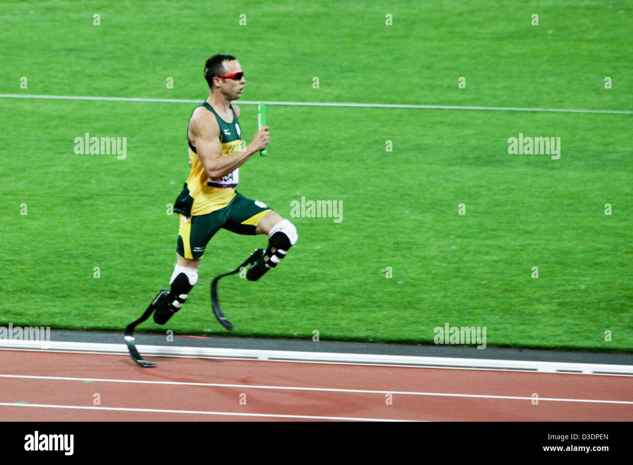 Oscar Pistorius, d'Afrique du Sud, dirige la dernière partie du relais hommes 4 x 400m au stade olympique de 10 août 2012 aux Jeux Olympiques de Londres Banque D'Images