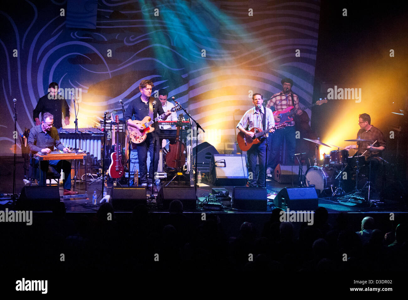 US alt-country rock band Calexico en concert au Ritz, Manchester, Royaume-Uni, 16 février 2013. Banque D'Images