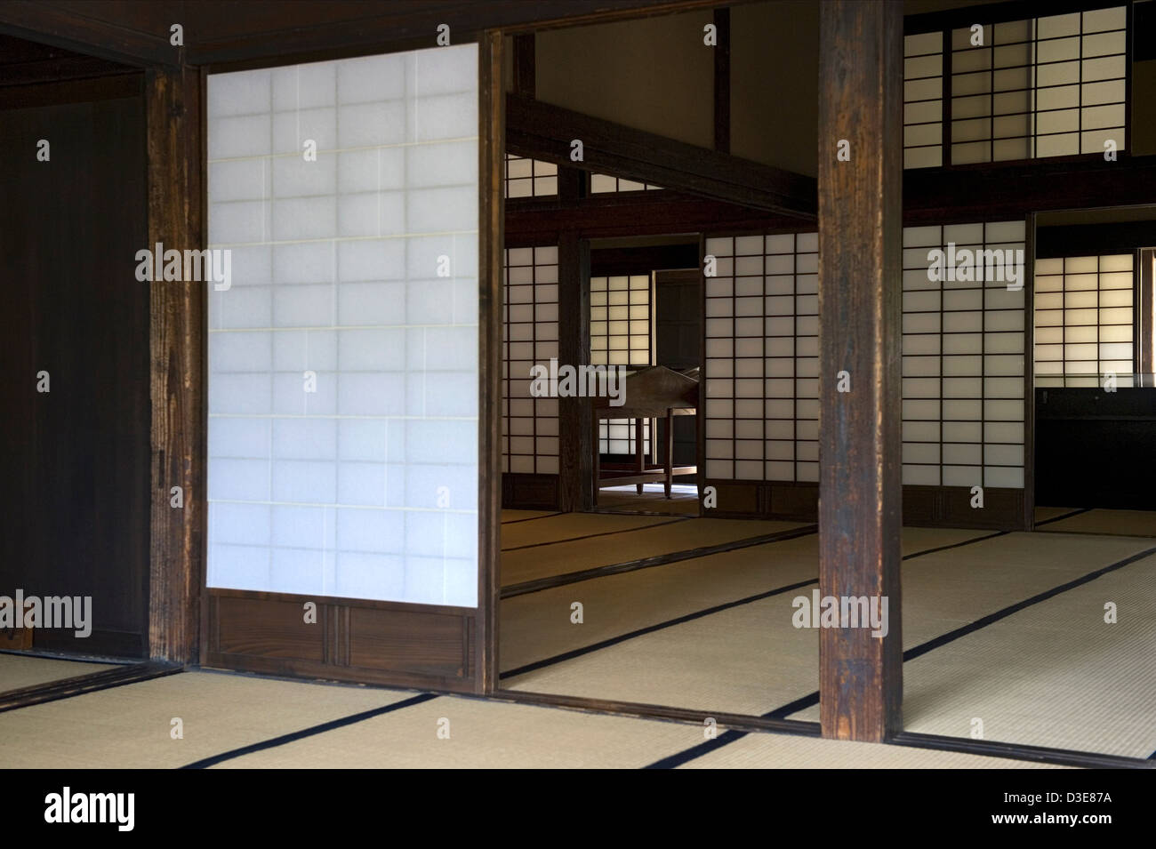 Les tatami et papier shoji écrans sont des éléments traditionnels de campagne à l'école dans des bâtiments Bunbu Matsushiro, Nagano. Banque D'Images