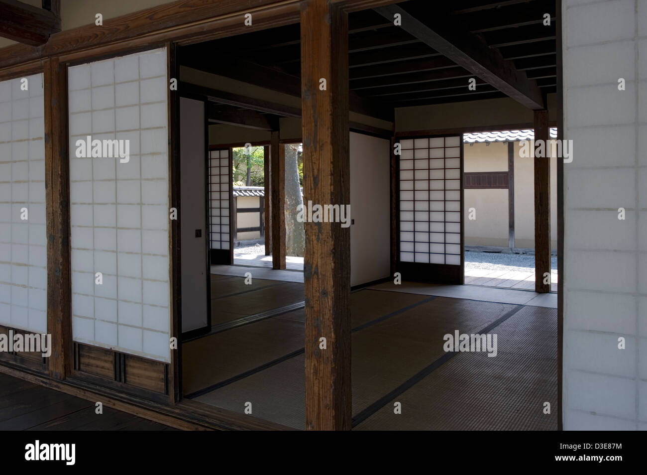 Les tatami et papier shoji écrans sont des éléments traditionnels de campagne à l'école dans des bâtiments Bunbu Matsushiro, Nagano. Banque D'Images