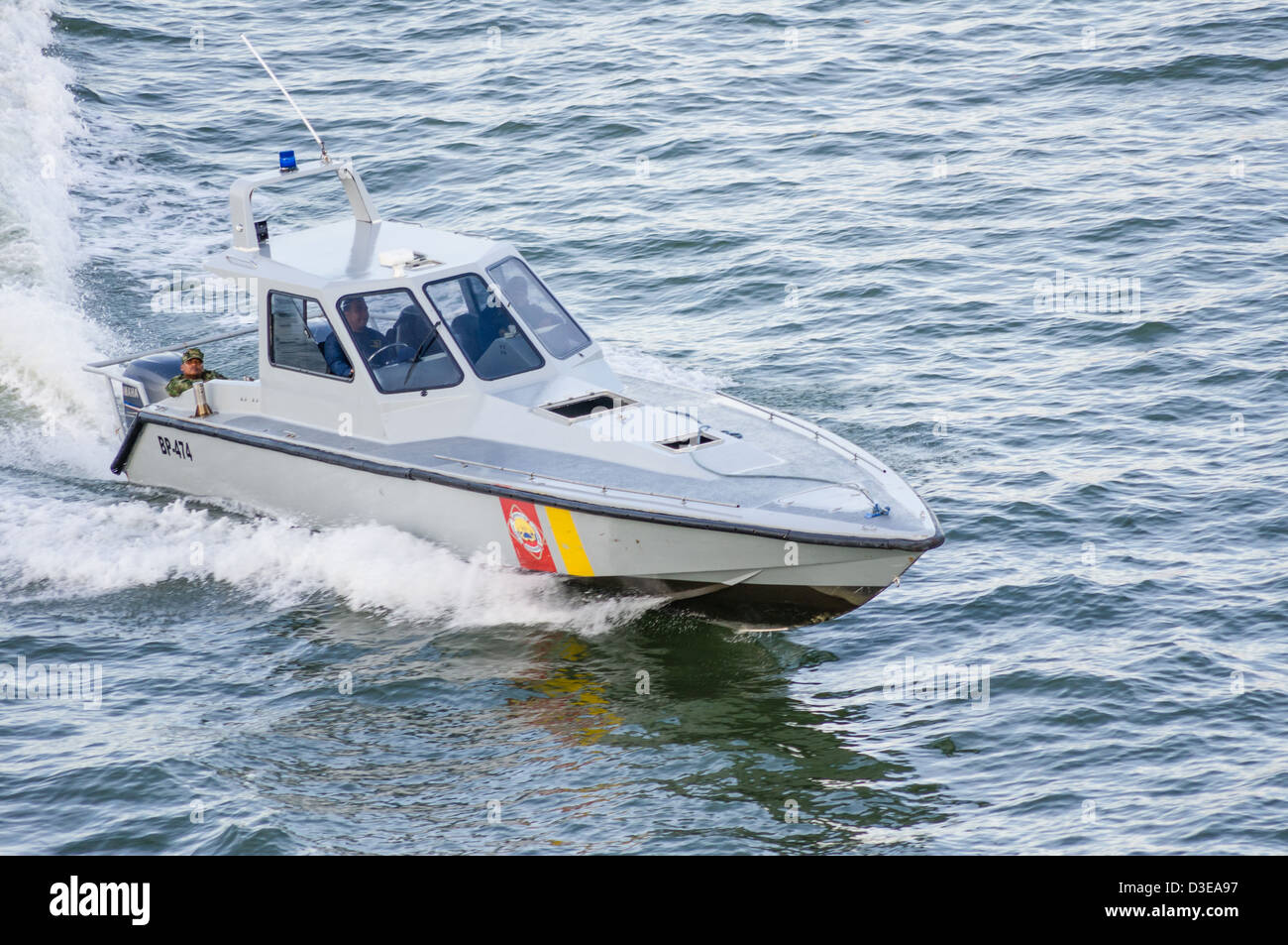 Carthagène, Colombie, bateau de patrouille militaire dans le port de Carthagène fournit la sécurité de voyage Banque D'Images