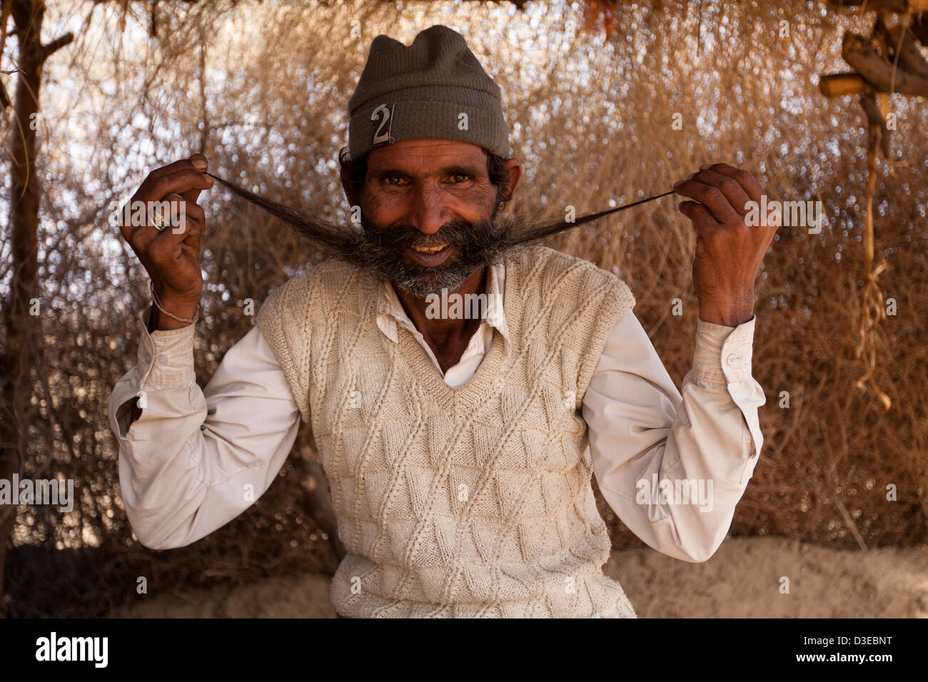 Homme avec une longue moustache au Rajasthan en Inde Banque D'Images