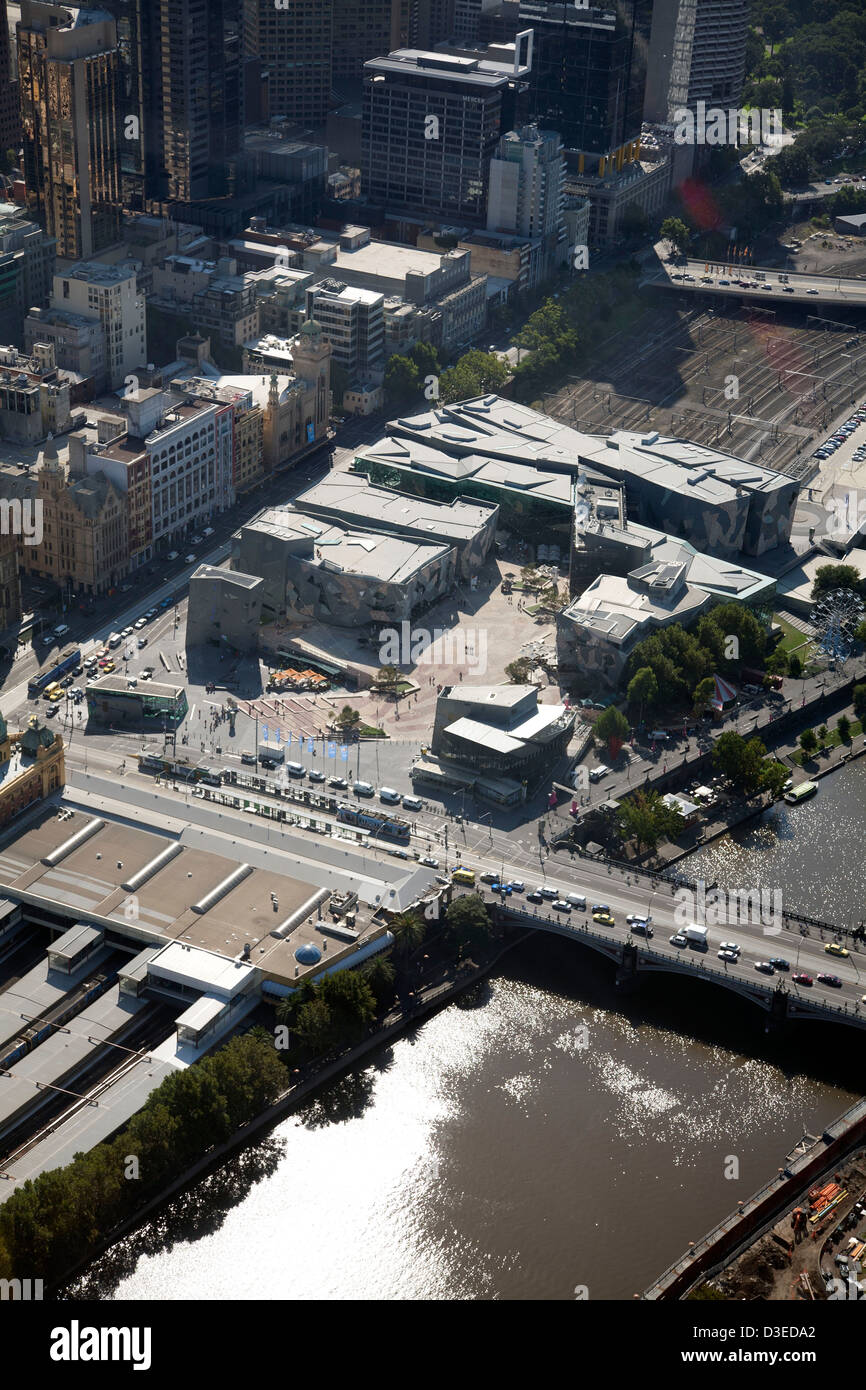Une vue aérienne de Federation Square CBD de Melbourne Australie Victoria Banque D'Images