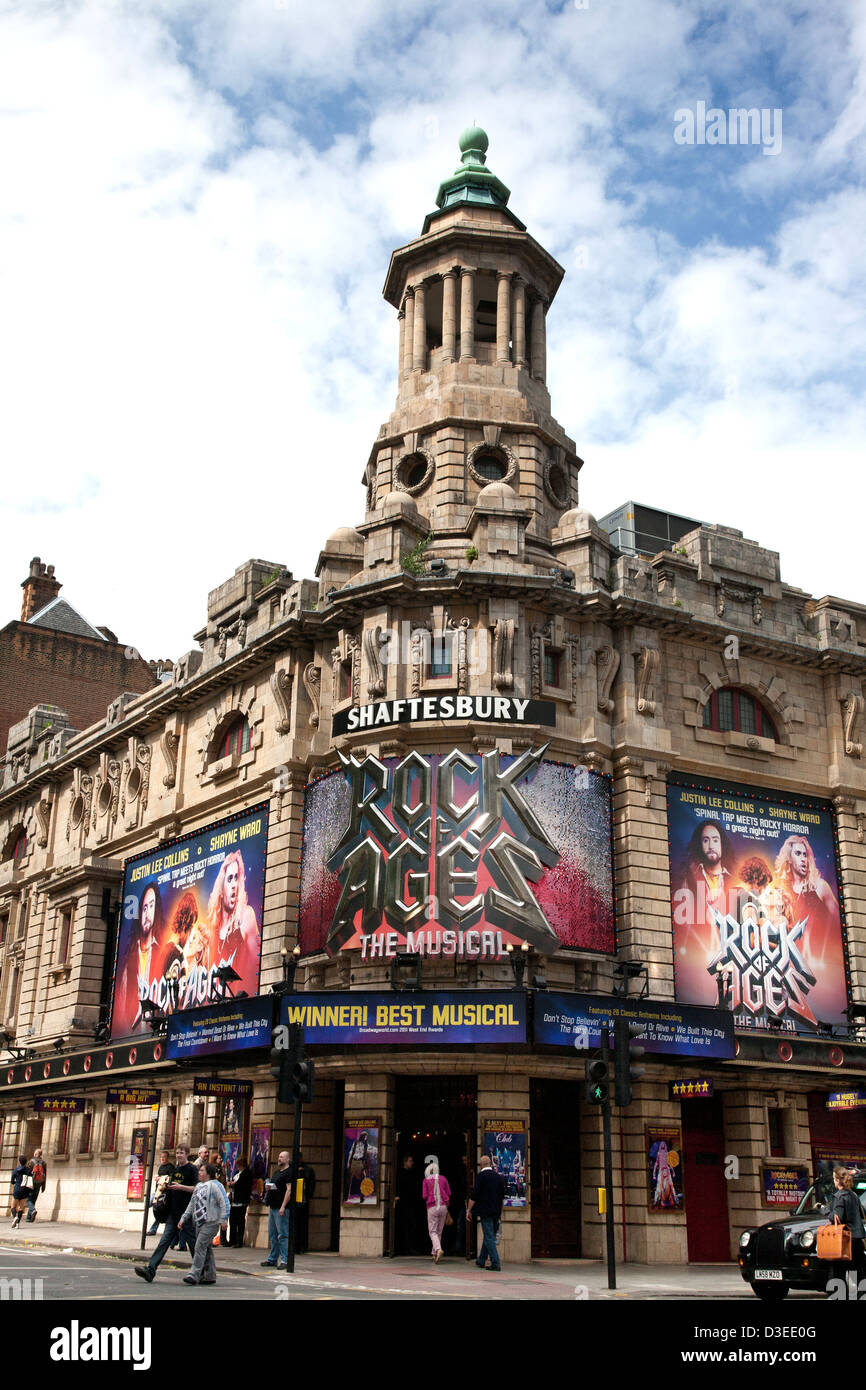 Le Shaftesbury Theatre, West End, Londres, Angleterre, Royaume-Uni, Europe Banque D'Images