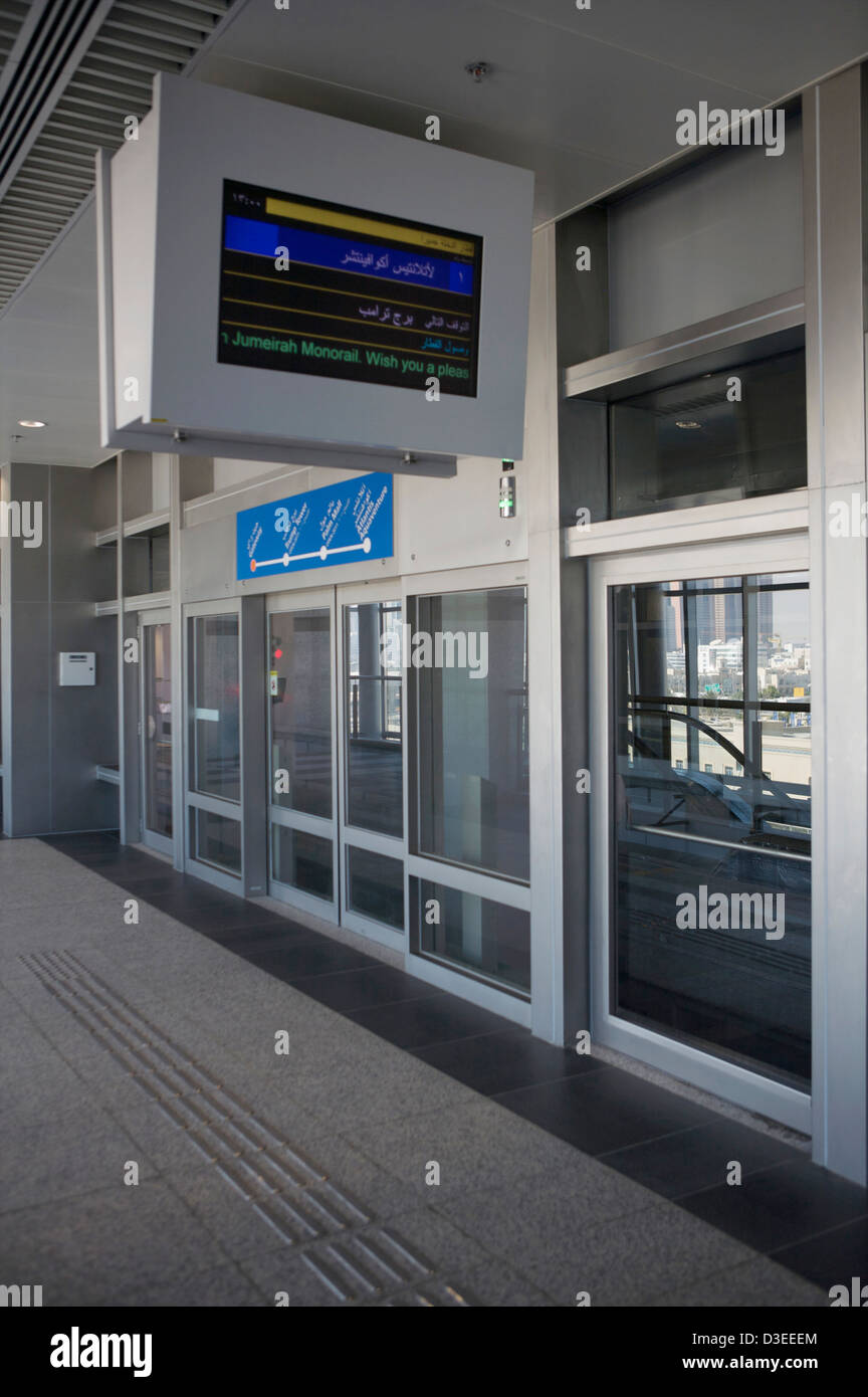 La gare de monorail de Dubaï ÉMIRATS ARABES UNIS Banque D'Images