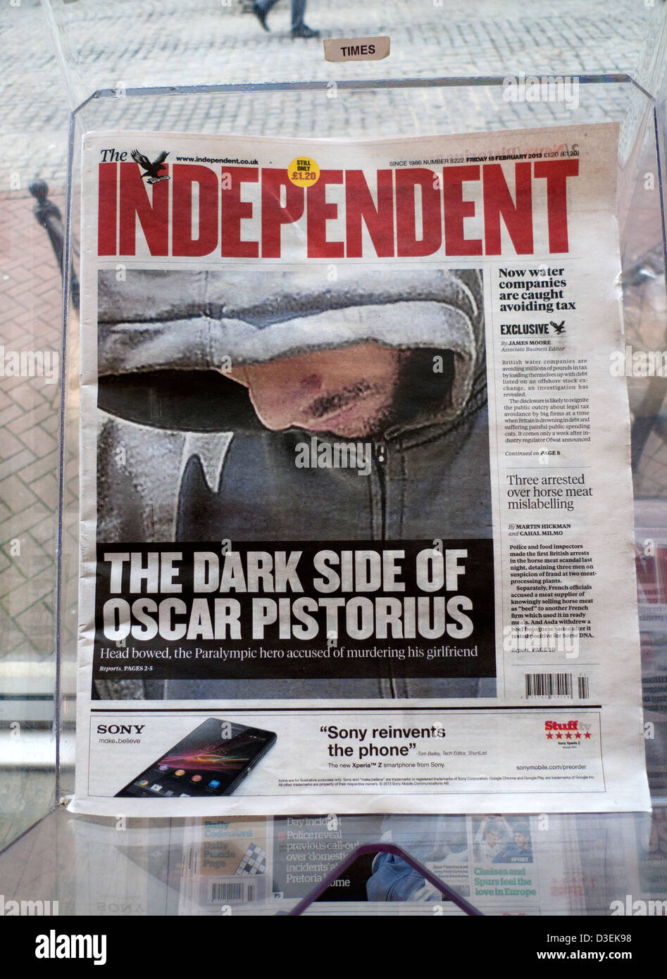 Kiosque à journaux indépendant "Le côté sombre de l'Oscar Pistorius' Grande-Bretagne Royaume-uni 15 Février 2013 Banque D'Images
