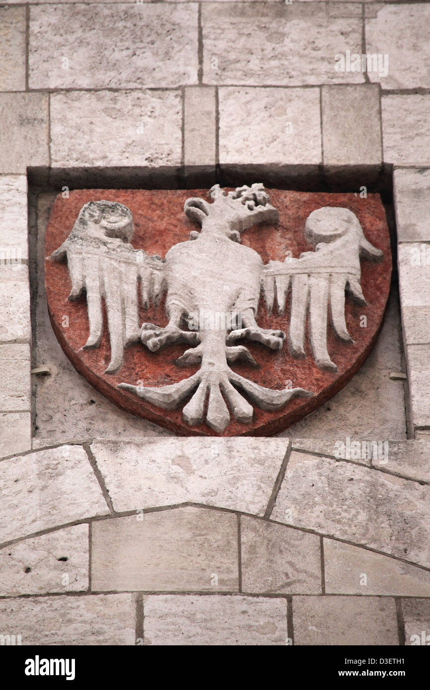 Polish Eagle sur la tour du château de Wawel à Cracovie, Pologne. Banque D'Images