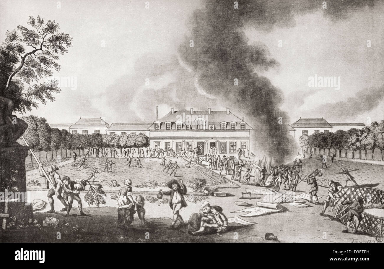 Le pillage de l'usine de papier peint de luxe, appartenant à Jean-Baptiste  Réveillon, au cours de l'émeute réveillon le 28 avril 1789 Photo Stock -  Alamy