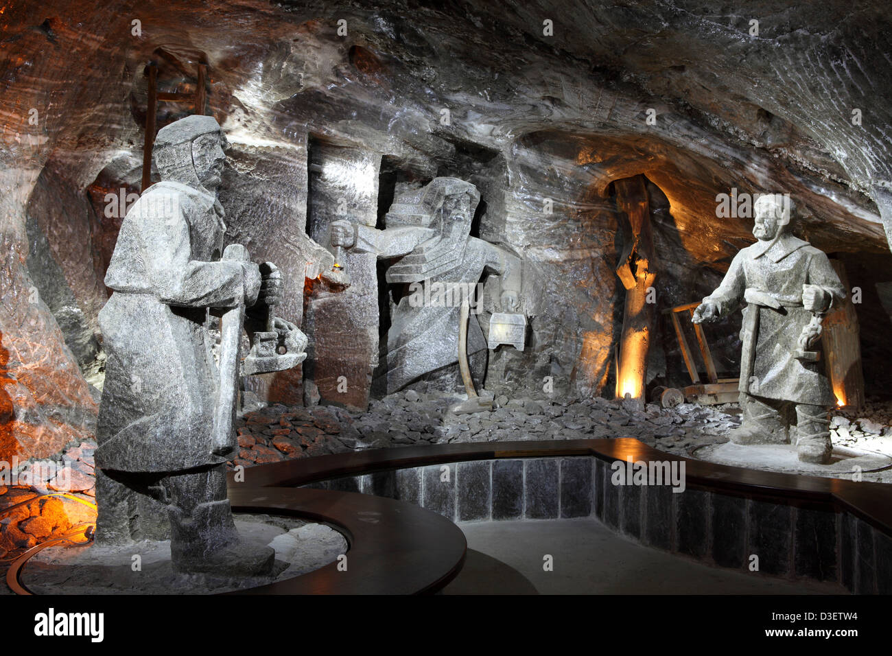 Sculptures dans la mine de sel de Wieliczka, Kraków, Pologne. Banque D'Images