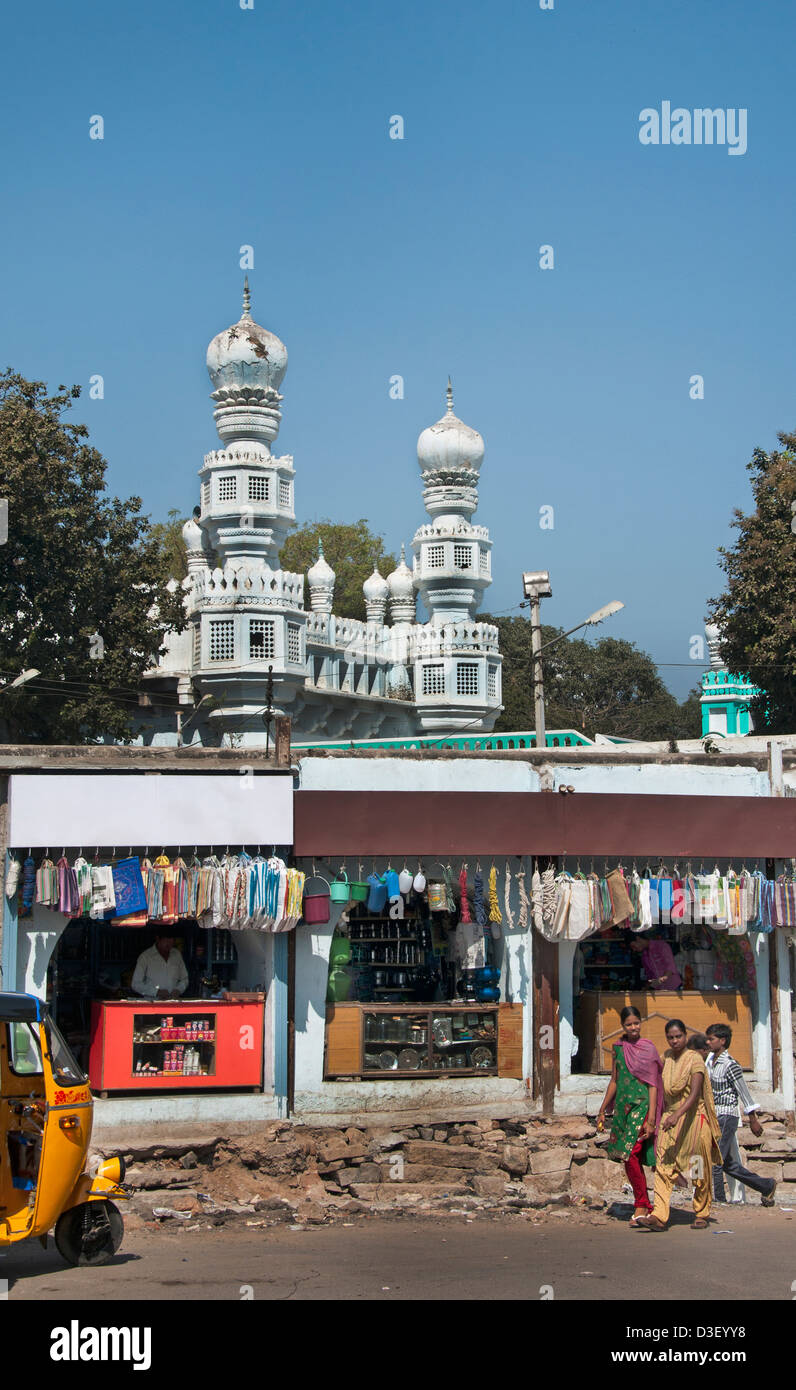 Bazar et la mosquée de la rue du Marché au nord de la rivière Musi Hyderabad Inde Andhra Pradesh Banque D'Images