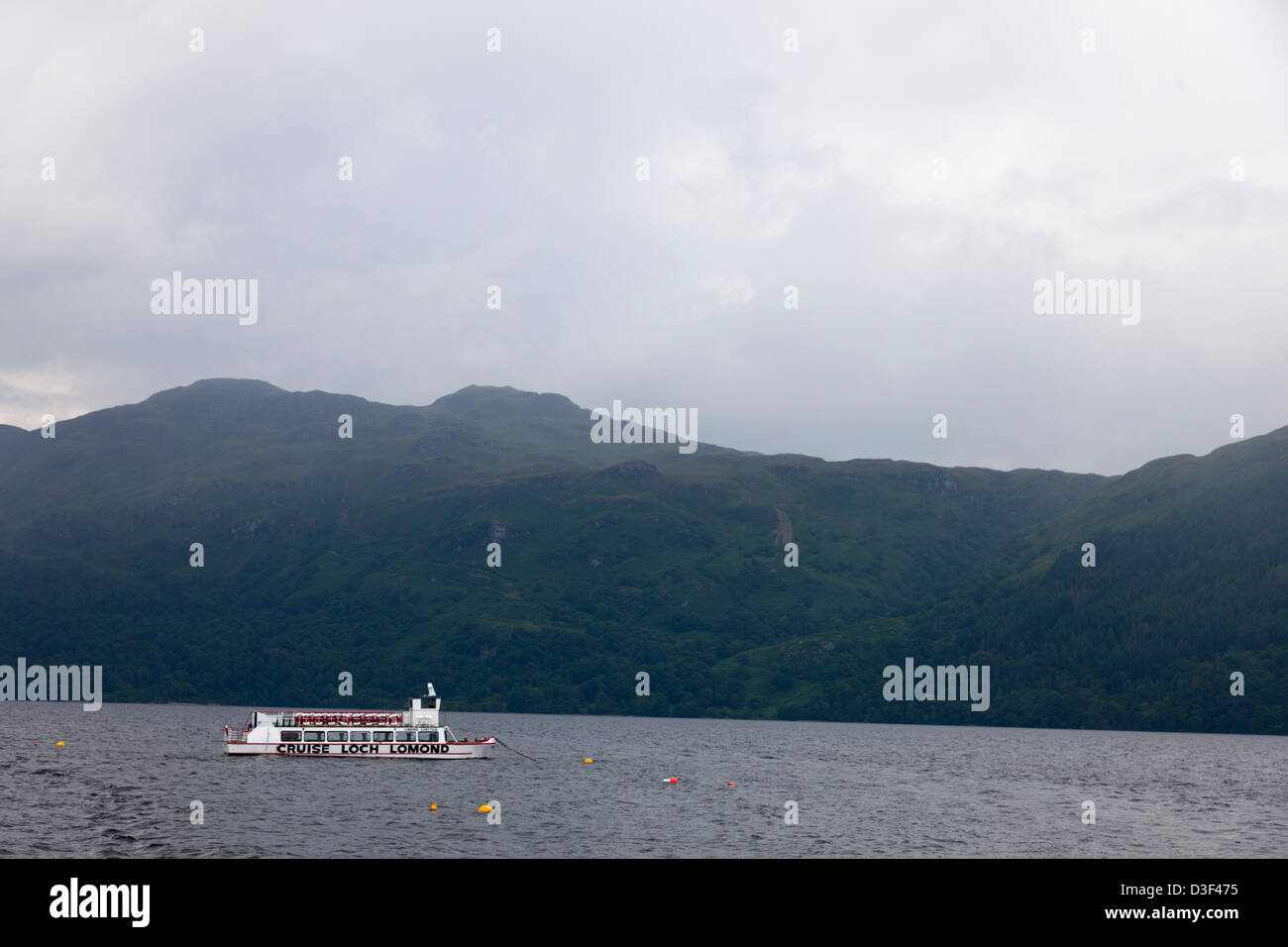 Le Loch Lomond et bateau de croisière Banque D'Images