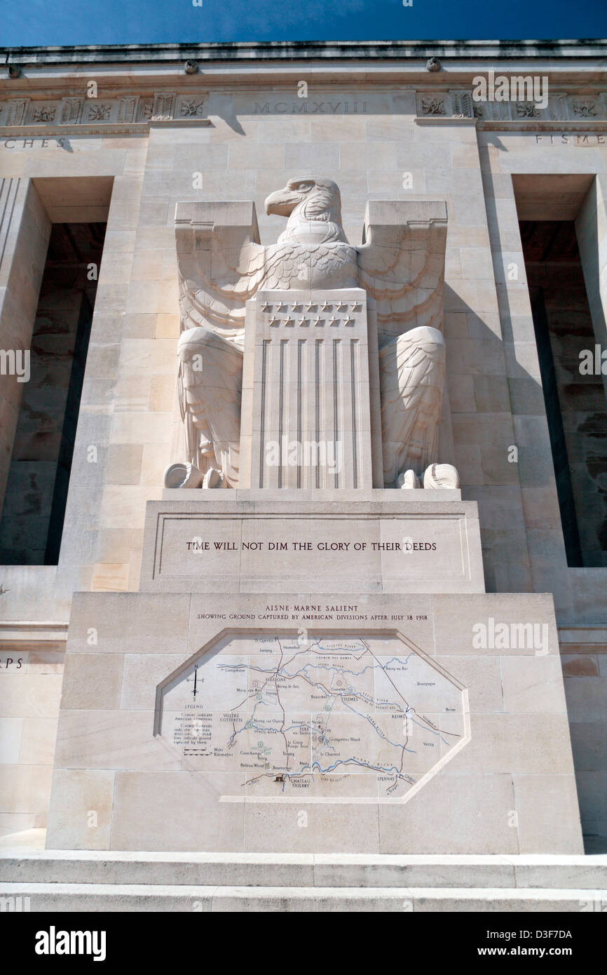 La grande sculpture de l'Aigle Château-Thierry Monument américain au-dessus de Château-Thierry, Aisne, Picardie. Banque D'Images