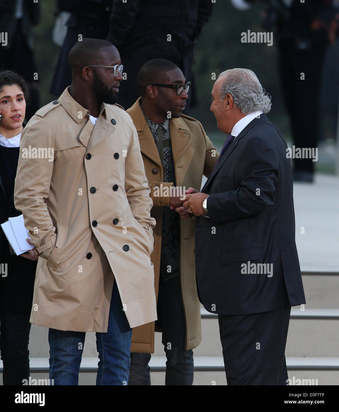 Sir Philip Green ( R ) arrive pour le Burberry Prorsum - London Fashion Week show. Banque D'Images