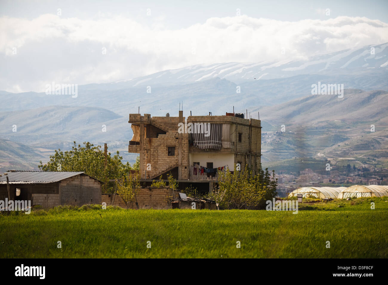 Vue côté rue de la vallée de la Bekaa, dans le nord du Liban. Cette région est parfois appelée le berceau de la civilisation. Banque D'Images