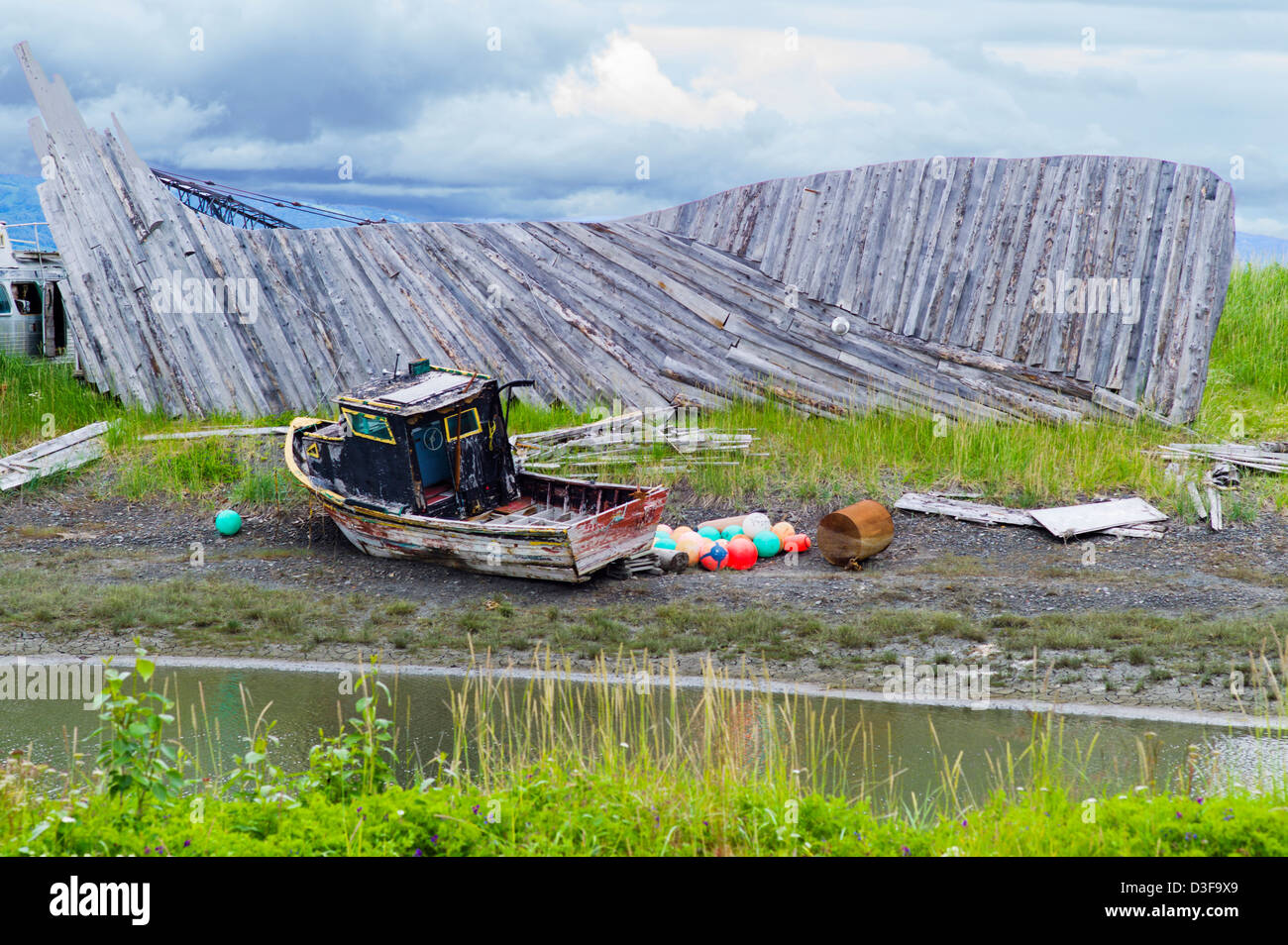 Virtuelle d'un musée de plein air de la pêche et le bateau gear ornent une propriété sur l'Homer Spit, Homer, Alaska, USA Banque D'Images