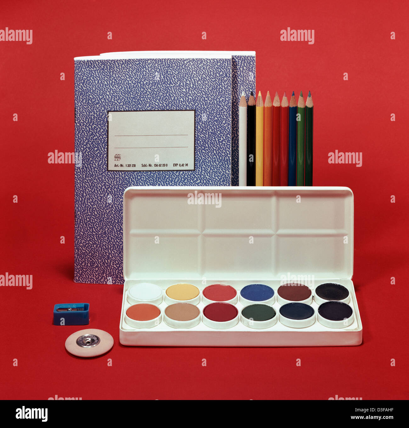 Berlin, RDA, une publicité pour diverses fournitures scolaires et les articles de papeterie Banque D'Images