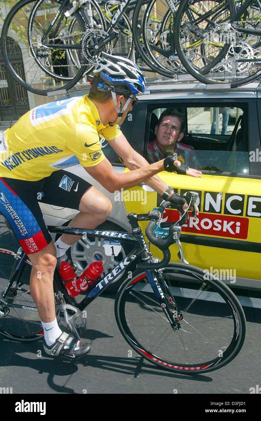 Afp) - le courant du Tour de France, US cycliste Lance Armstrong (US  Postal-Berry Floor) de l'équipe, les demandes de renseignements sur le  capitaine de l'équipe cycliste espagnol Joseba Beloki à un