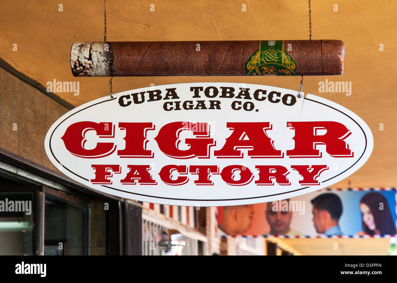 Une fabrique de cigares dans la petite havane, Miami, USA Banque D'Images