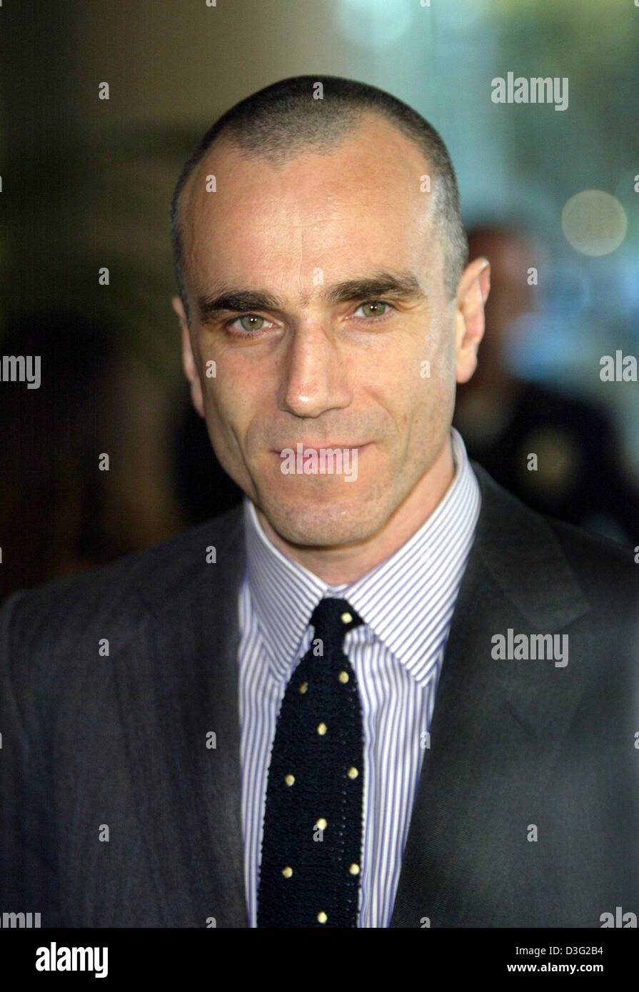 (Afp) - L'acteur britannique Daniel Day-Lewis pose d'une photo lors d'un dîner soirée avec d'autres qui sont en nomination aux oscars dans Beverly Hills, USA, 10 mars 2003. Day-Lewis est nominé comme meilleur acteur masculin pour son rôle dans le film de Martin Scorsese "Gangs of New York'. Banque D'Images