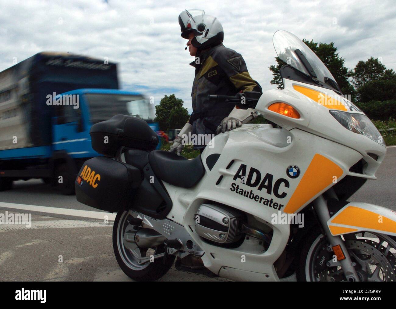 économie business finance ebf transport voyage moto casque adac  traffic_jam_advisor allemagne Banque de photographies et d'images à haute  résolution - Alamy