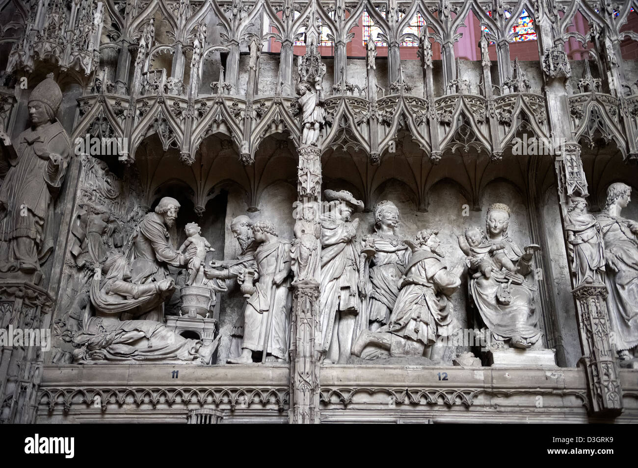 16e siècle choeur gothique flamboyant et écran déambulatoire de la cathédrale de Chartres, en France. Site du patrimoine mondial de l'UNESCO. Banque D'Images