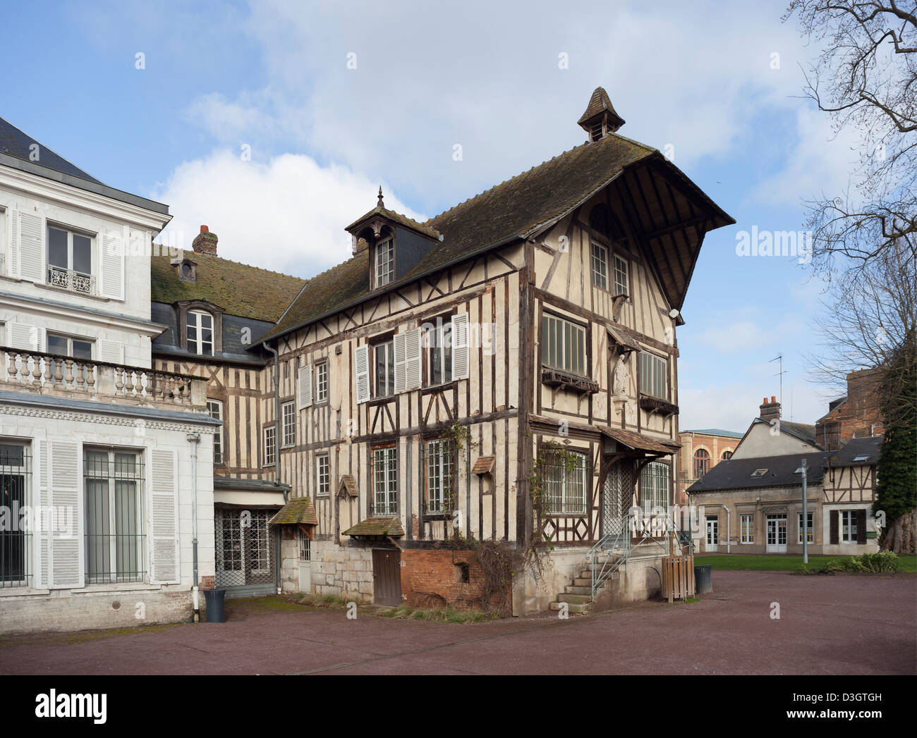Maison De La Justice Et Du Droit Troyes Maison de justice et du droit Banque de photographies et d'images à haute  résolution - Alamy