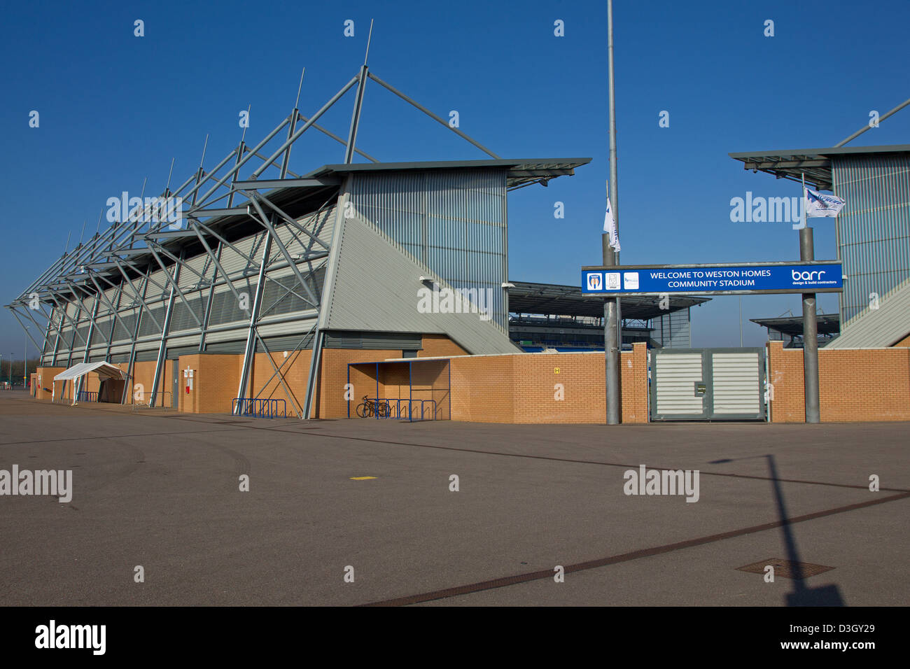 Colchester United Football Stadium connu sous le nom de Weston Homes Community Stadium. Éditorial - Utilisez uniquement Banque D'Images