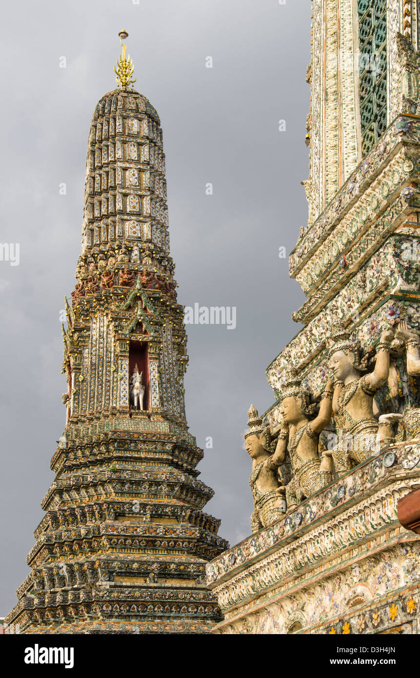 Prangs en. Wat Arun. Bangkok. Thaïlande Banque D'Images