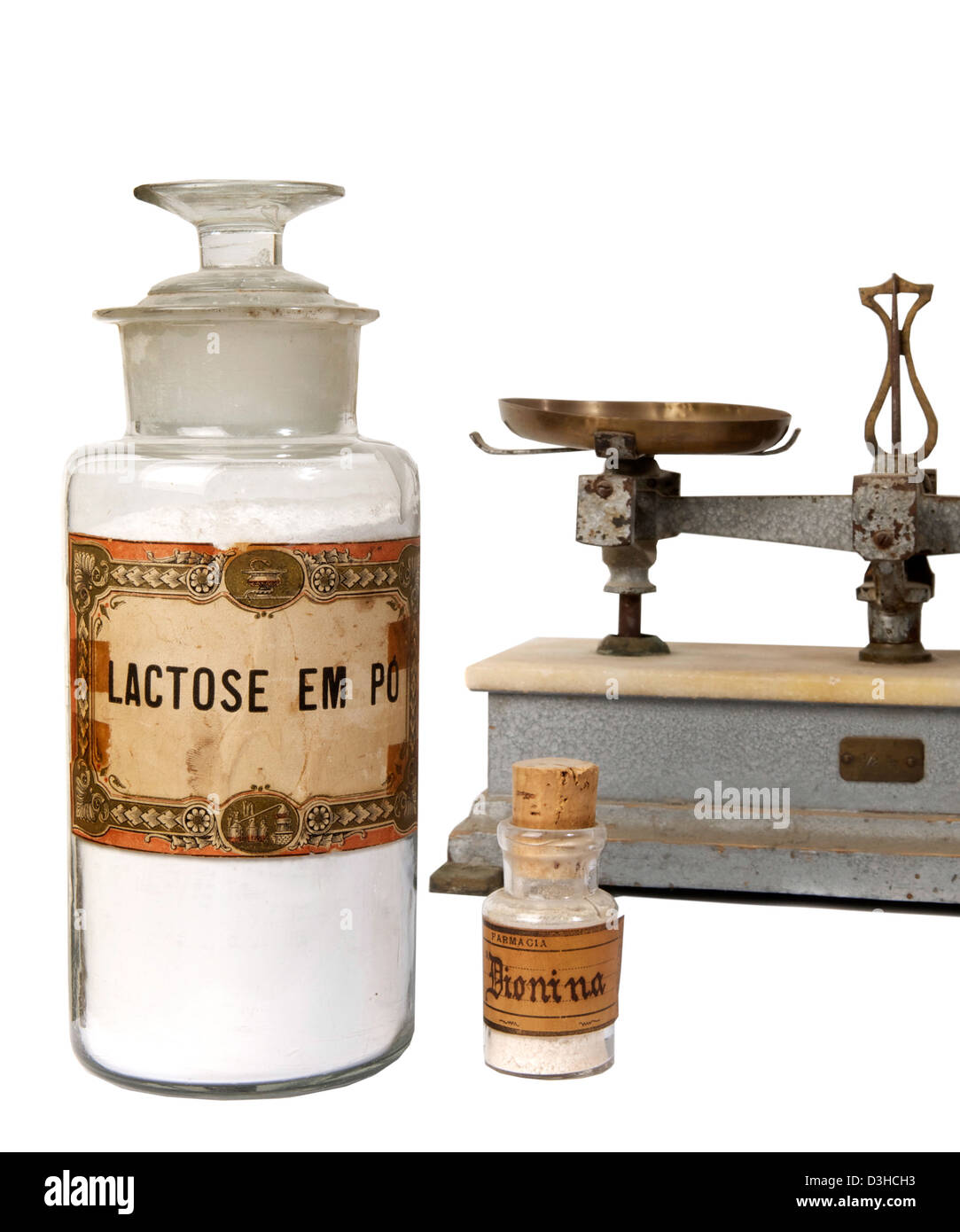 Ce sont de véritables objets pharmaceutiques et médicaments utilisés avant et après l'année 1900. Banque D'Images