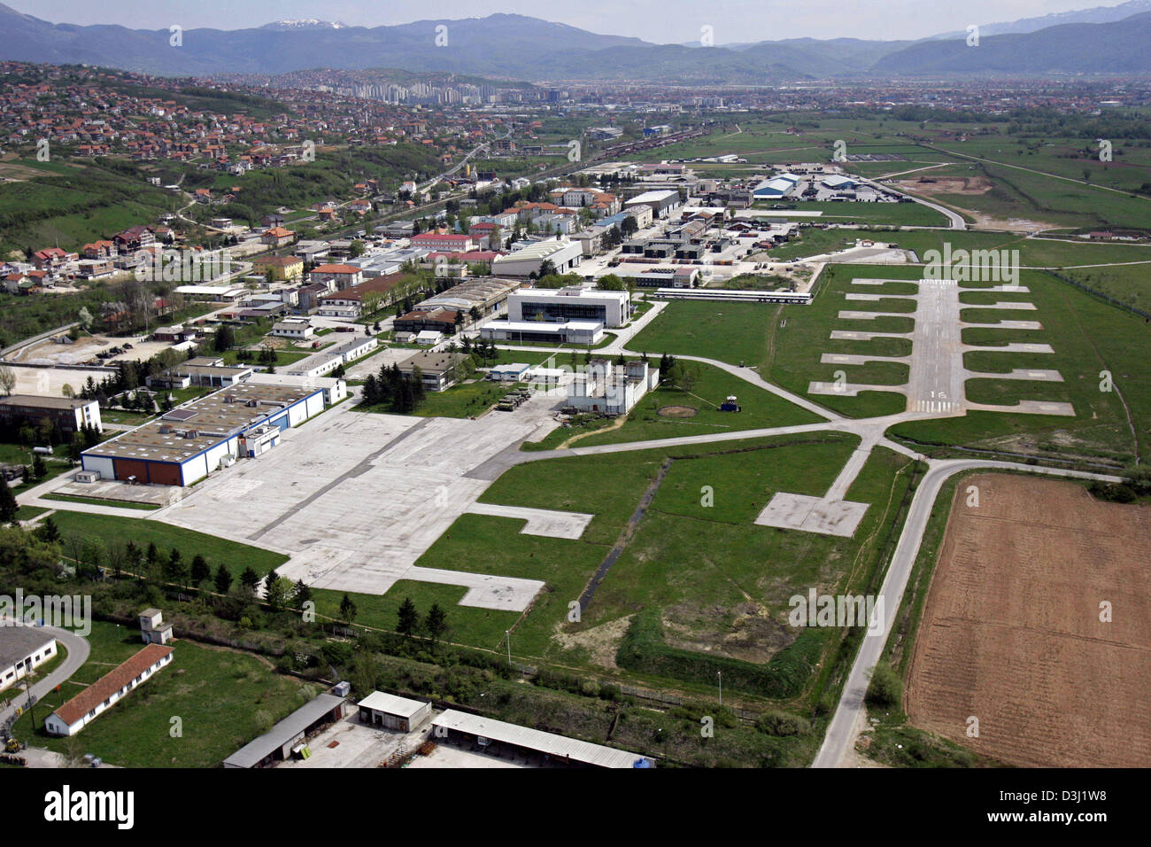 (Afp) - l'image, en date du 03 mai 2005, montre un camp militaire de la Bundeswehr à Rajlovac près de Sarajevo, capitale de la Bosnie-Herzégovine. Banque D'Images