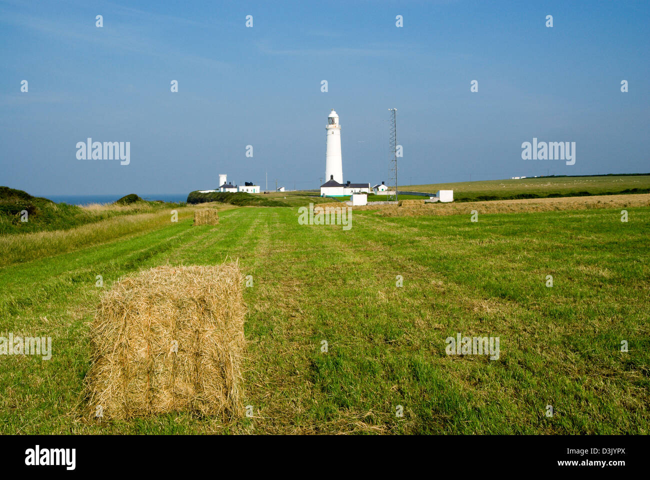 Nash Point Lighthouse, la côte du Glamorgan, Vale of Glamorgan, Pays de Galles, Royaume-Uni. Banque D'Images
