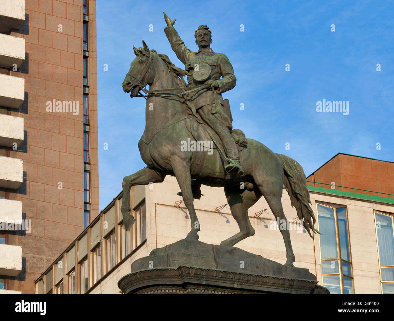 Nikolay Shchors monument érigé en 1954 à Kiev, Ukraine. Il a été commandant soviétique pendant la guerre civile en 1917. Banque D'Images