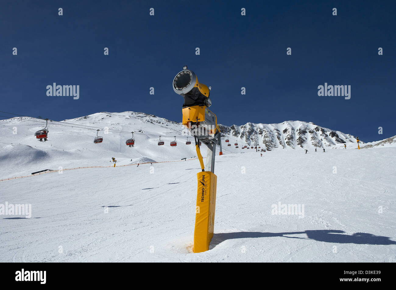 Bern, Suisse, un canon à neige à la station Stätzertäli Banque D'Images