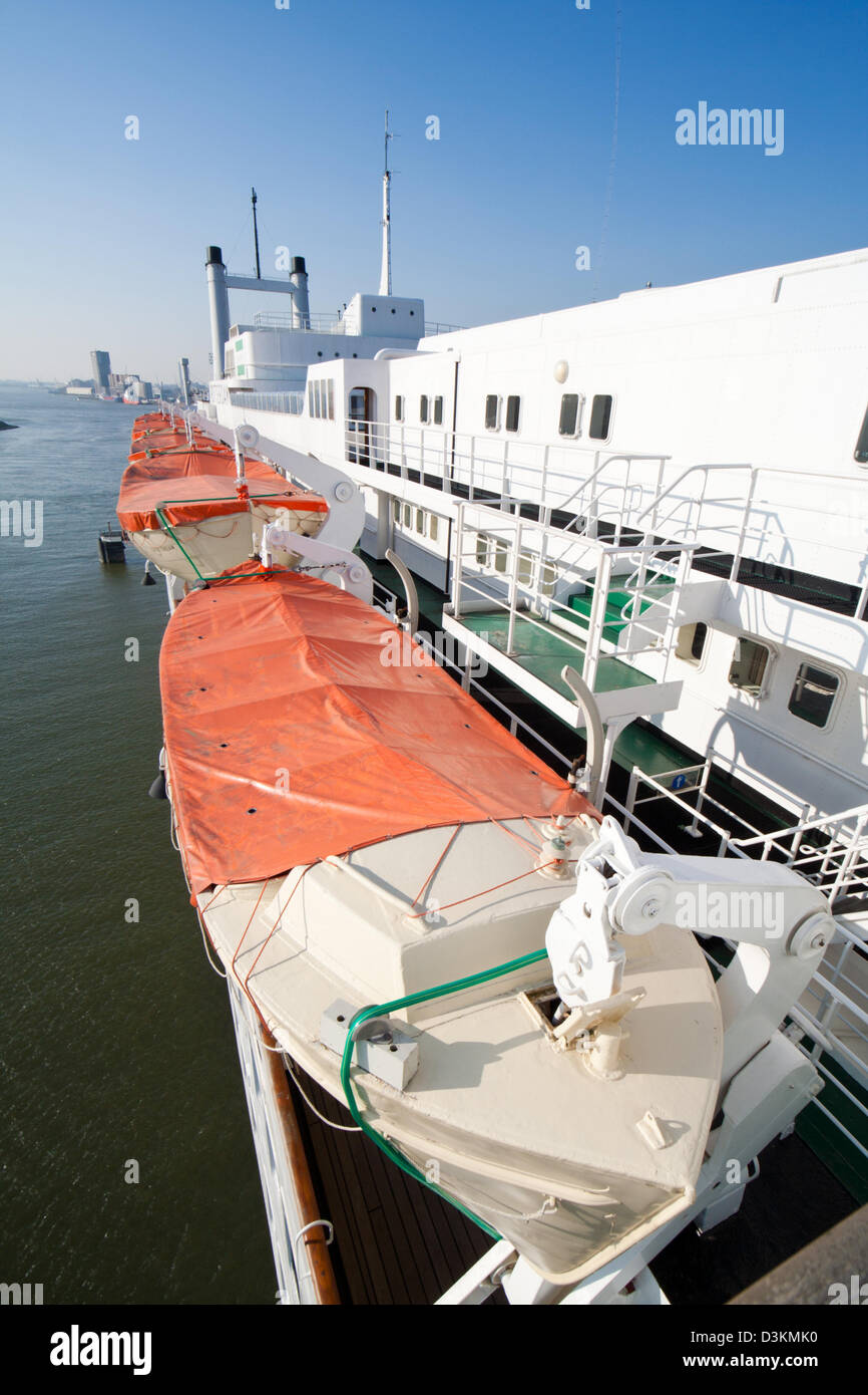 Sauvetage sur un bateau de croisière Banque D'Images