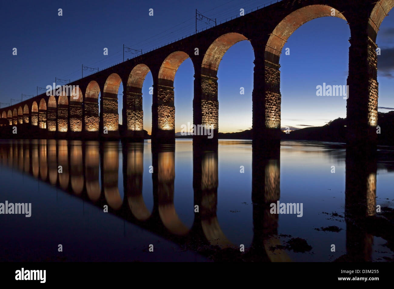 La frontière Royale Bridge at Dusk, Berwick-upon-Tweed, Northumberland Banque D'Images