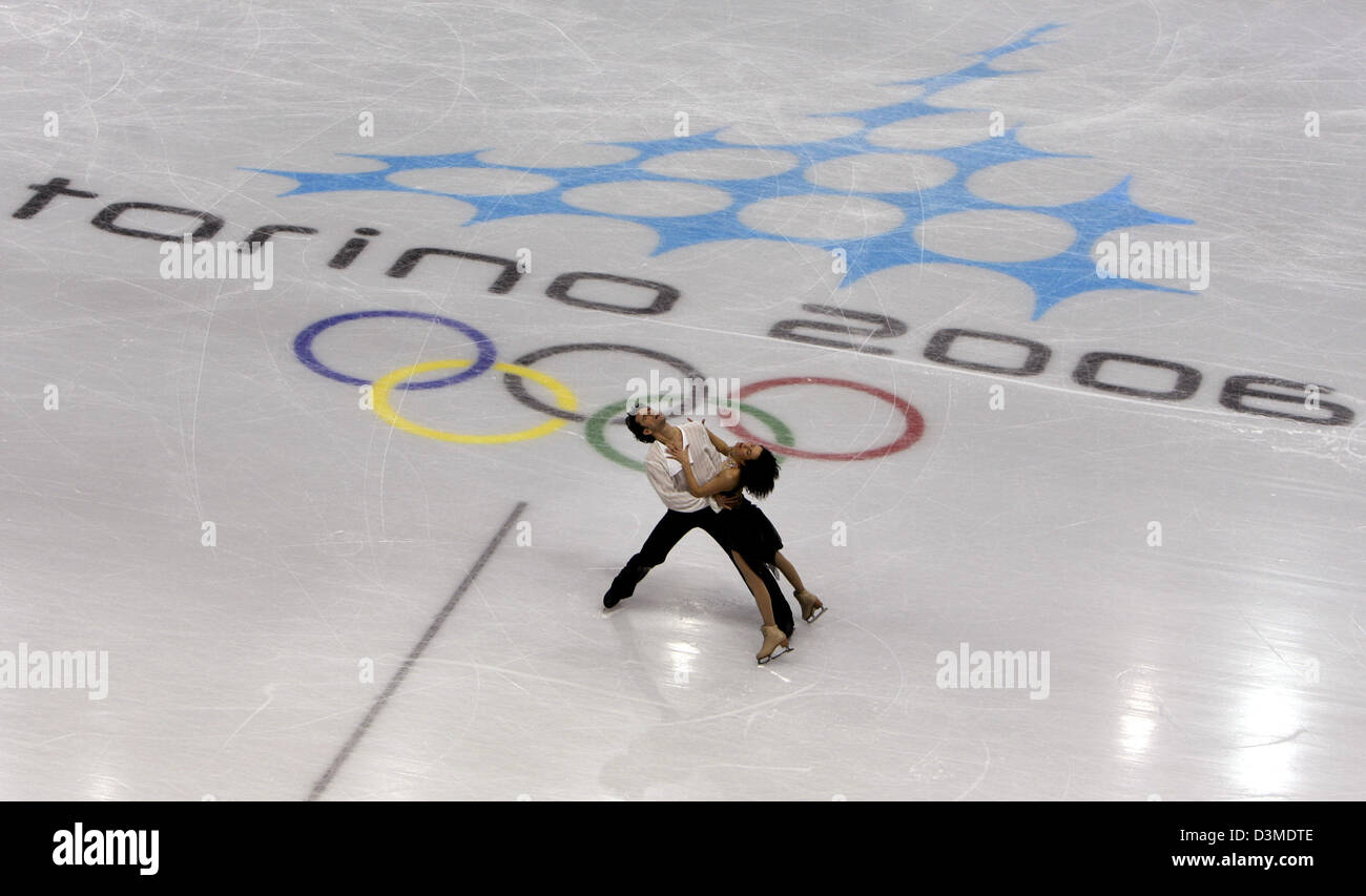 Quelques pratiques exemplaires leur programme libre dans le hall de patinage artistique à Turin, Italie, le vendredi 10 février 2006. Les XXES JEUX OLYMPIQUES d'avoir lieu en Italie du 10 février au 26 février 2006. Photo : Frank May Banque D'Images