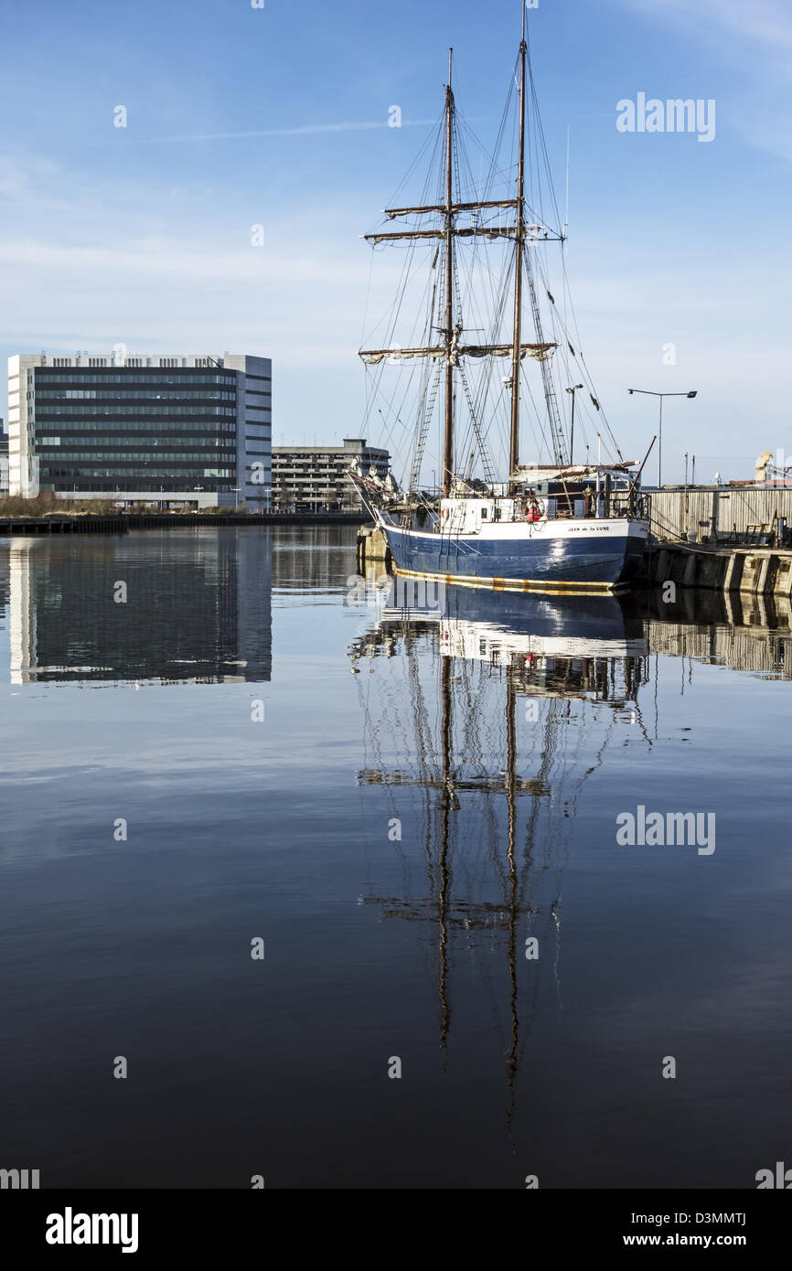 Ocean Point un immeuble & Jean de la Lune en Prince de Galles de Leith Docks Station d'Edimbourg en Ecosse Banque D'Images