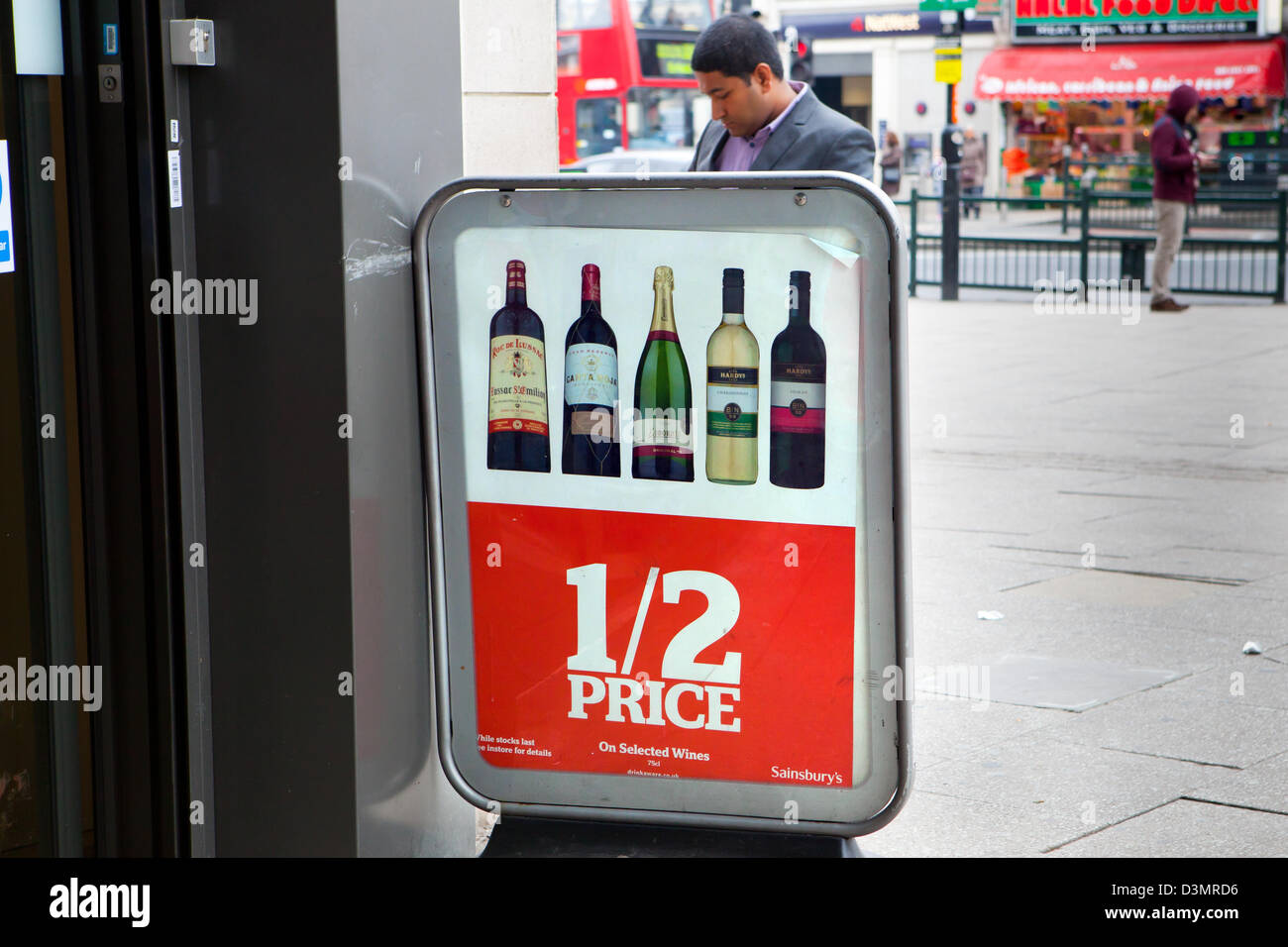 La Boutique Sign vin à moitié prix Banque D'Images