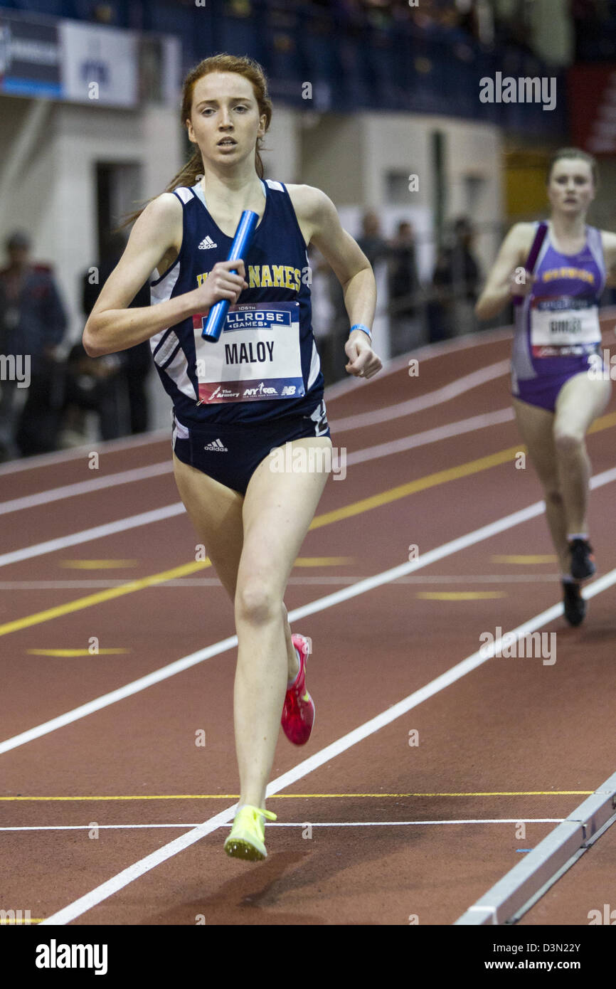 Catherine Maloy, Académie des Saints Noms en compétition dans l'Est de l'HS Girl's 4x800m lors des Millrose Games 2013. Banque D'Images