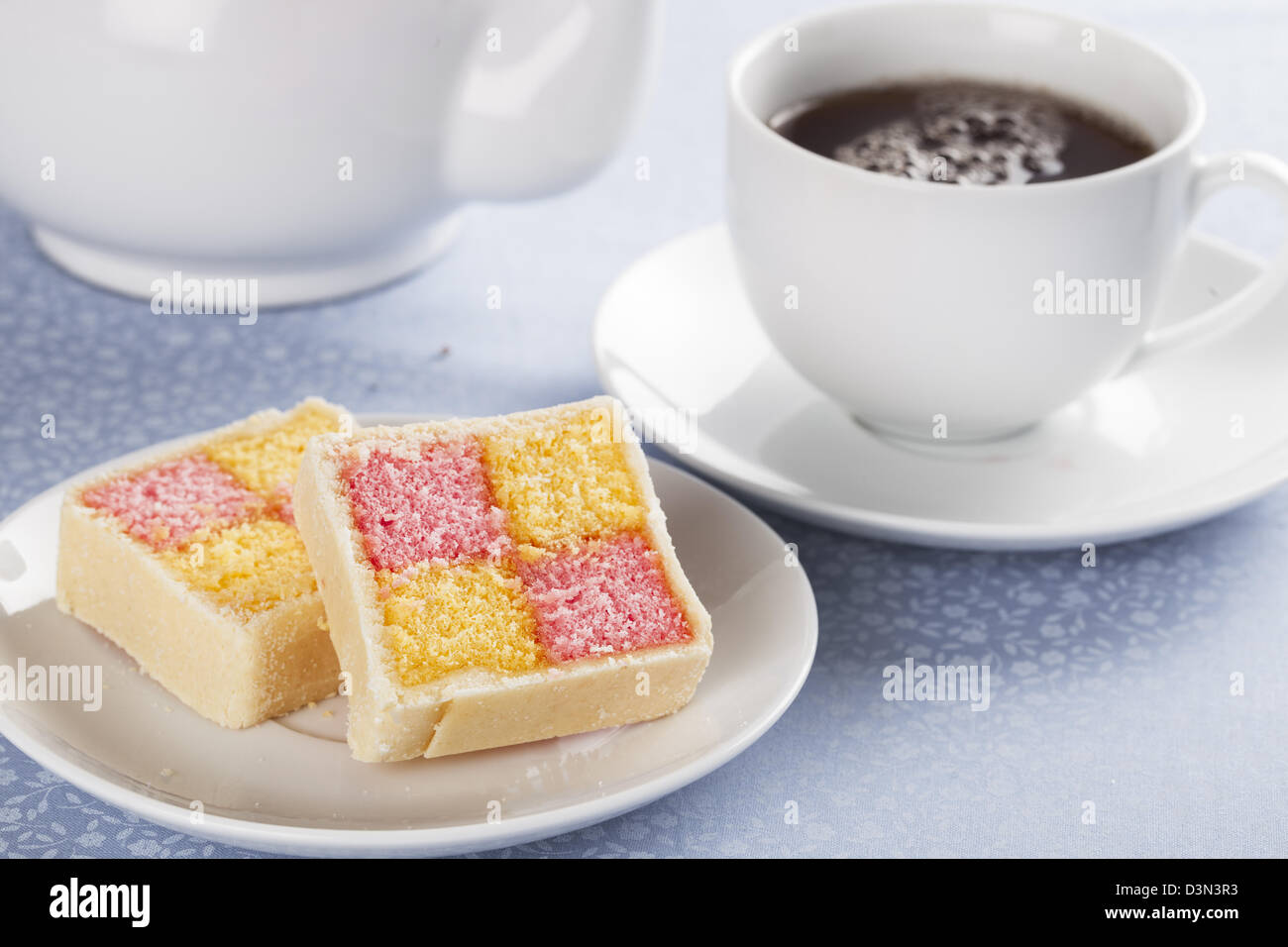 Battenberg cake pour le thé l'après-midi Banque D'Images