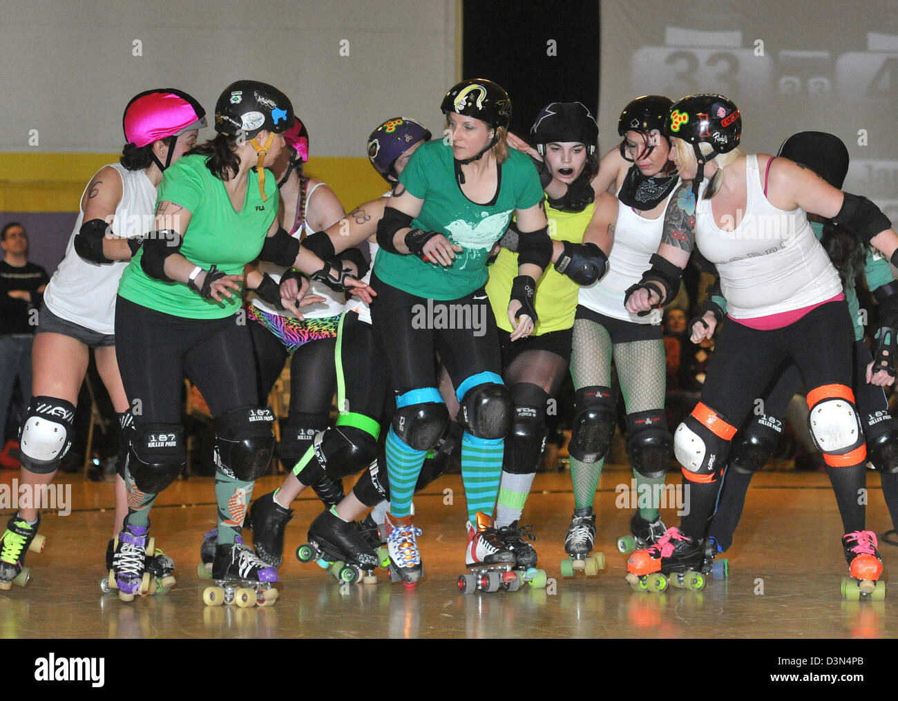 Roller Derby League amateur dans la région de Groton, CT la collecte de fonds pour les victimes de la fusillade de Newtown Banque D'Images