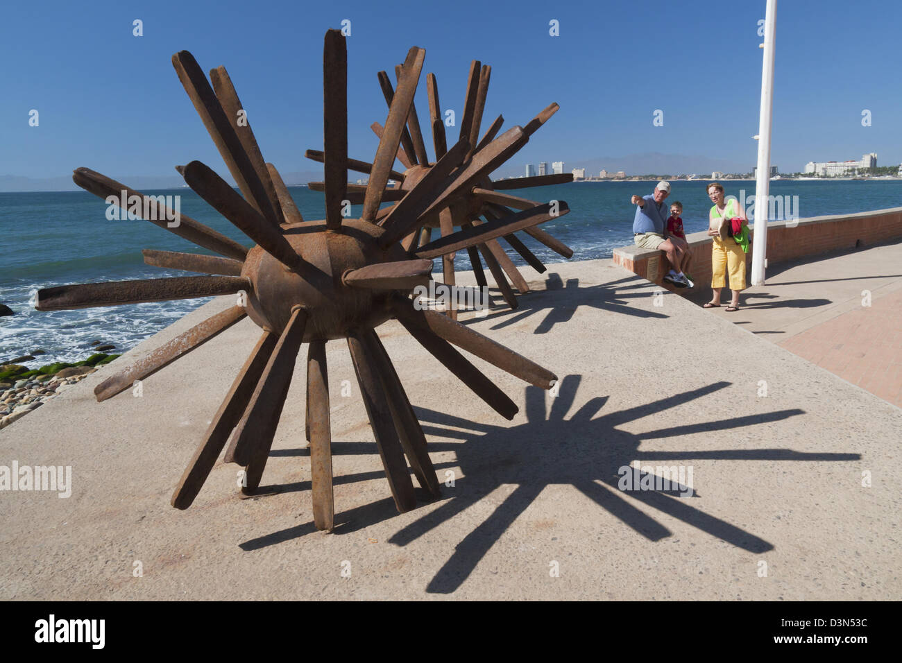 Sculpture en acier sur le Malecon, Puerto Vallarta, Mexique. Banque D'Images