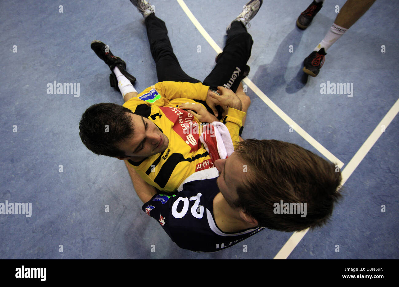 Magdeburg, Allemagne, photo symbolique, célébration de la victoire après un match de handball Banque D'Images