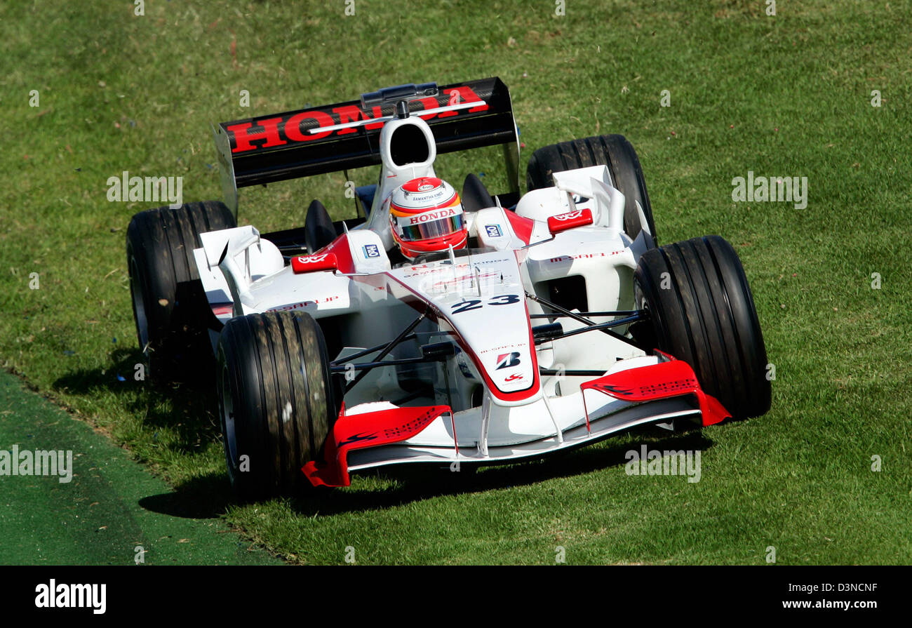 Pilote de Formule 1 Japonais Yuji Ide pour Super Aguri en Formule 1 racing team en action pendant la séance de qualification à l'Albert Park Circuit street à Melbourne, Australie, le samedi 01 avril 2006.L'Australian Grand Prix de Formule 1 a lieu ici le dimanche 02 avril. Photo : Rainer Jensen Banque D'Images